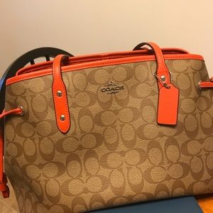 Coach purse with wallet. With or without wallet